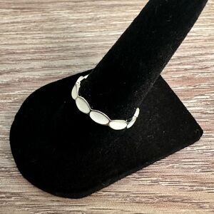 Silver and white band Ring Sz 8.25